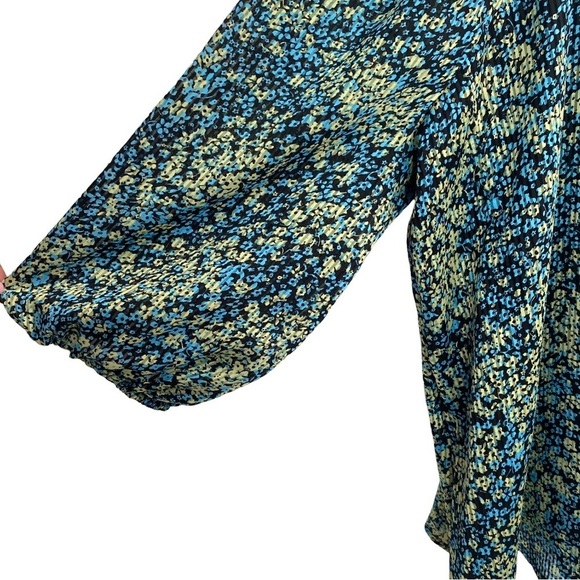 Steve Madden Stevie Floral Blouse Size 2X - Picture 5 of 10